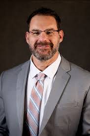 Lee Stowell's Instagram, Twitter & Facebook