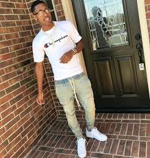 Wavy boy clothing is confidence in clothing form. Pin De Ebboonnyyy Em Drippy Attire