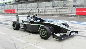 Drivers, constructors and team results for the top racing series from around the world at the click of your finger. Forma Versenyauto Elmenyvezetese Elmenyajandek Webaruhaz