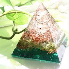 ピラミッド型 オルゴナイト ペリドット グリーン オルゴナイト ペリドット ピラミッド