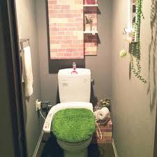 バス トイレ 引きすぎてよくわかりませんが 芝生のトイレマット トイレにも春を 窓のないトイレのインテリア実例 2016 03 12 15 08 43 roomclip ルームクリップ トイレマット インテリア インテリア 実例
