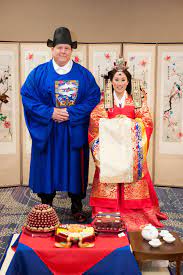 Korean Tea Ceremony Paebaek Ceremony Family Traditions Are Amazing To Share And Amazing To Pass It On T Ceremony Music Wedding Event Planning Stylish Wedding