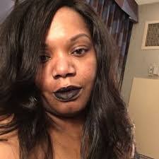 Lenora Thomas's Instagram, Twitter & Facebook