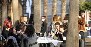 Dopo l'ordinanza del 15 marzo e il decreto legge di mario draghi la zona gialla è scomparsa dalla cartina dell'italia (la sardegna è in bianco) perché precauzionalmente anche le regioni che hanno numeri del contagio meno preoccupanti sono in. La Sardegna Entra In Zona Bianca E Studia Ingressi Sicuri Il Sole 24 Ore