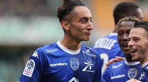 Khaoui, 25 years, olympique de marseille ranks 291 in the french ligue 1 market value 1 m check his profile, stats and in depth player analysis. Le Jeune Milieu Offensif Saif Eddine Khaoui Arrive En Pret Au Stade Malherbe