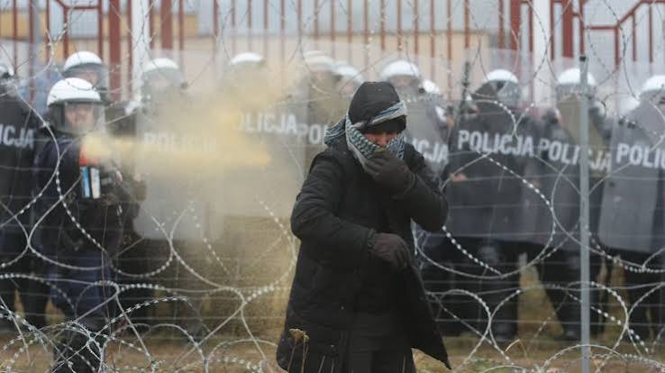 Clashes erupt at Belarus-Poland border as refugee crisis worsens
