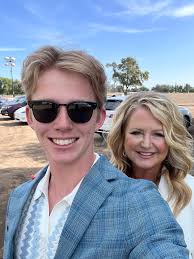 Hello everyone, I am new here. My name is Jacob and I am born and raised  here in Vegas, I served in the military for 4 years for the Army National  Guard