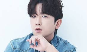 LEE MIN WOO : Un traitement à suivre pour aller mieux