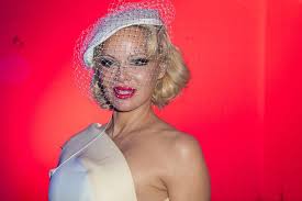 Don't tell me what i'm doing; Stali Izvestny Grustnye Detali 11 Dnevnogo Braka Pamely Anderson Rossijskaya Gazeta