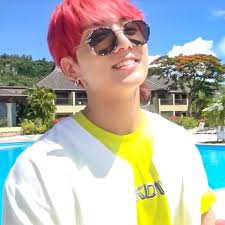  Pin De Miuty Em Bts Jungkook ì „ì •êµ­ Foto Suga Meninos Bts Jeon