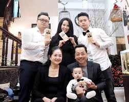 Nsnd hoàng dũng đột ngột qua đời ở tuổi 65 sau thời gian chống chọi với bệnh hiểm nghèo. Cuá»™c Ä'á»i Nsnd Hoang DÅ©ng Cá»±u Giam Ä'á»'c Nha Hat Ká»‹ch Vá»›i Gia Tai Ä'iá»‡n áº£nh