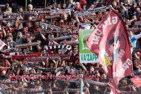 Los ultras de la salernitana cuentan entre sus enemigos a los ultras del hellas verona y a los del esta es la historia de los ultras de la salernitana, unos tifosi famosos en toda italia, por su colorido. Liberate La Salernitana Il Duro Comunicato Degli Ultras Della Curva Sud Siberiano Salernitana E Granatacento