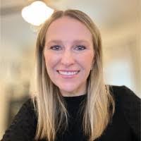 Amanda Gard's Instagram, Twitter & Facebook