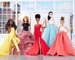 Inilah cara mudah membuat baju boneka barbie dari kain. Saat Barbie Tiru Gaya Seleb Di Karpet Merah Pakai Gaun Desainer