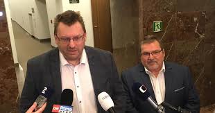 2 743 tykkäystä · 1 puhuu tästä. Byly Pouzity Hmaty A Chvaty Volny Odmitl Opustit Recnicky Pult A Musel Byt Vyveden Policii Irozhlas Spolehlive Zpravy