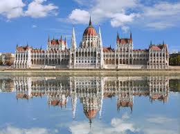 Budapest, surnommée la perle du danube est la plus grande ville et capitale de la hongrie. Capitales De L Empire Austro Hongrois Les Voyages De Micheline