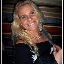 Melissa Shoopman's Instagram, Twitter & Facebook