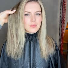 Новая я, ждём перемен....спасибо моей волшебнице и подруге @nadya_stile Я в  шоке... когда прохожу мимо зеркала не узнаю себя. Это что-то новое в ещё  более светлое будущее. Ещё раз спасибо моей Надюше❤