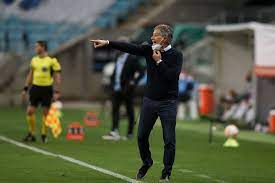 Análisis del ataque posicional de universidad católica, equipo chileno dirigido por ariel holan. Argentine Manager Ariel Holan Will Reportedly Sign A Two Year Contract With Brazilian Side Caughtoffside