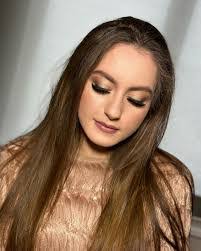 Alina Brown's Instagram, Twitter & Facebook