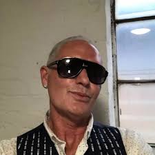 Paul Gascoigne and Midlands art gallery boss helping him fight addiction  'split up'