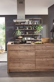 die holzkuche ein beliebter trend dunkles holz wirkt warm und einladend kuche kuchen kueche kuechede mhkkuech wohnung kuche haus kuchen nobilia kuchen