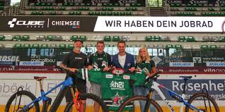 Bayerischer Cube Store sponsert Eishockeyverein