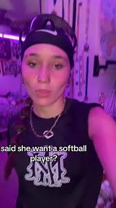 my face is fine now 😔#greenscreenvideo #fypシ゚viral #trend #softball  #softballgirl #teammates #sports #sportsinjury #wlwtiktok