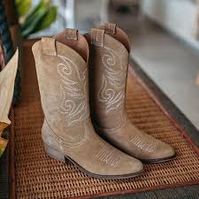 Mujer, zapatos, ropa, ropa interior, accesorios, todo para la mujer, andrea tienda online la mejor empresa para iniciar tu venta por catálogos. Botas Vaqueras Para Mujer Tienda Online De Zapatos Ropa Y Complementos De Marca