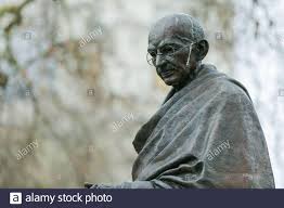 „mahatma gandhi ist ein pseudonym. Mahatma Gandhi 1869 1948 Stockfotos Und Bilder Kaufen Seite 2 Alamy