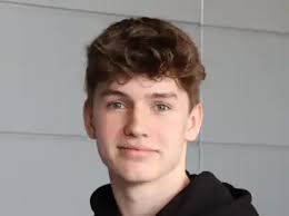 Abitur 2024 in Friesoythe: Die NWZ stellt die Abiturientia des  Albertus-Magnus-Gymnasium vor