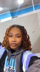 Get a stud that works at AMAZON 💰 lin PIGANUIS በዐም IVAS