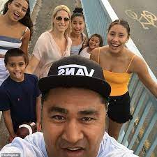 Tonga coach and former wallabies no.8 toutai kefu. X8hspky Glbchm