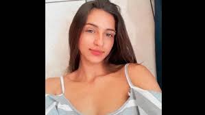 Harō kiti), also known by her full name kitty white (キティ・ホワイト, kiti howaito), is a fictional character produced by the japanese company sanrio. Jovem De 15 Anos Morre De Infeccao Apos Colocar Piercing Em Casa