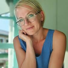 Anna Hammer's Instagram, Twitter & Facebook