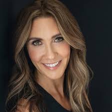 Erin Hundley's Instagram, Twitter & Facebook