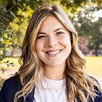 Stephanie Boyer's Instagram, Twitter & Facebook