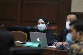 Netizen berpendapat, seharusnya jaksa pinangki mendapatkan hukuman lebih berat mengingat ia adalah sosok penegak hukum yang malah mempermainkan hukum. Kuasa Hukum Beberkan Harta Jaksa Pinangki Salah Satunya Dari Warisan