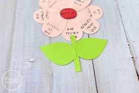 Free printable flower template pdf download them or print. Easy Mother S Day Flower Craft Free Template Mombrite