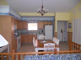 Gary bryan kitchens & baths' top 4 competitors are romar cabinet, wonder cabinets, apex kitchen cabinets and granite countertops and wheaton cabinetry. Kitchen Picture Of Bryan S Spanish Cove Orlando Tripadvisor