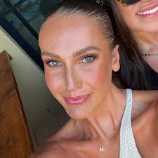 ME miss MOLLY CAMPBELL (@mollycampbelll) • Instagram photos and videos