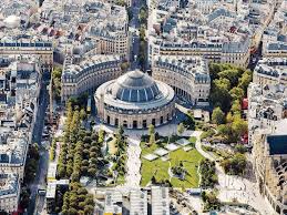 In 2012 there were 350 enterprises associated with the bourse, which is based in the bourse de commerce building. Bourse De Commerce Francois Pinault Imprime Sa Marque Challenges