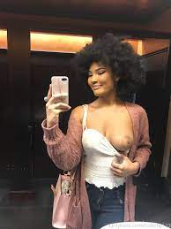Pop a titty out ;) : r/EbonyCuties