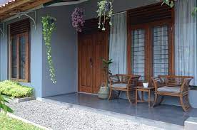 Salah satu solusi untuk mengatasi masalah tersebut yaitu menjadikan teras rumah depan sekaligus menjadi ruang tamu. Ingin Teras Rumah Sekaligus Ruang Tamu Intip Trik Mewujudkannya Semua Halaman Idea