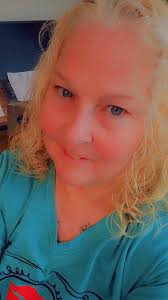 Introduction of Kim, a 54-year-old Aries