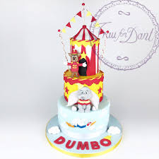 Kuchen mit einem messer halbieren. Dumbo Torte Frau Fon Dant