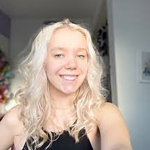 Rebekah Sutherland's Instagram, Twitter & Facebook