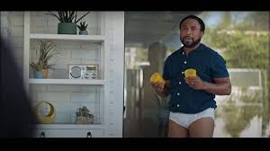 Snickers advertising from the year 2010 with aretha franklin, the diva. Bbdo Gibt Snickers Kampagne Einen Neuen Dreh W V
