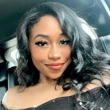 Nadia Ray's Instagram, Twitter & Facebook