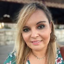 Lara Gracia (@laragracia)